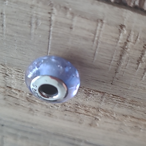 Glitter Glass Purple Charm - Picture 4 of 5